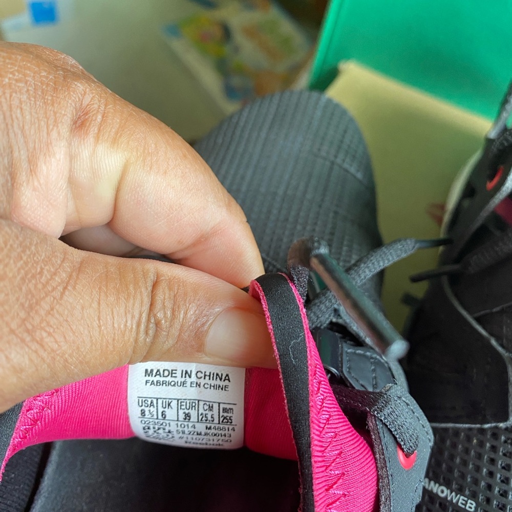 Black Reebok 8.5 - Picture 4 of 6